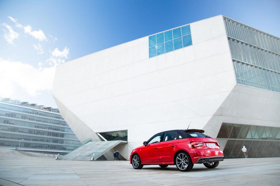  Audi A1 Sportback TFSI S-Line (8X) 2014 года  (WW) (фото 11 из 30)